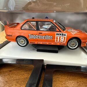 AUTOART 1:18 BMW M3 E30 DTM 1992 JAGERMEISTER #19 HAHNE Racing Car Model + Box